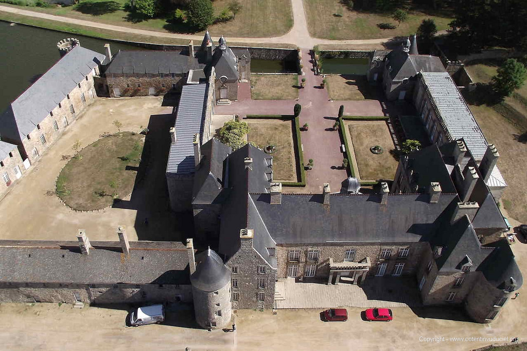 chateau_de_flamanville_cotentin_photo_aerienne_7